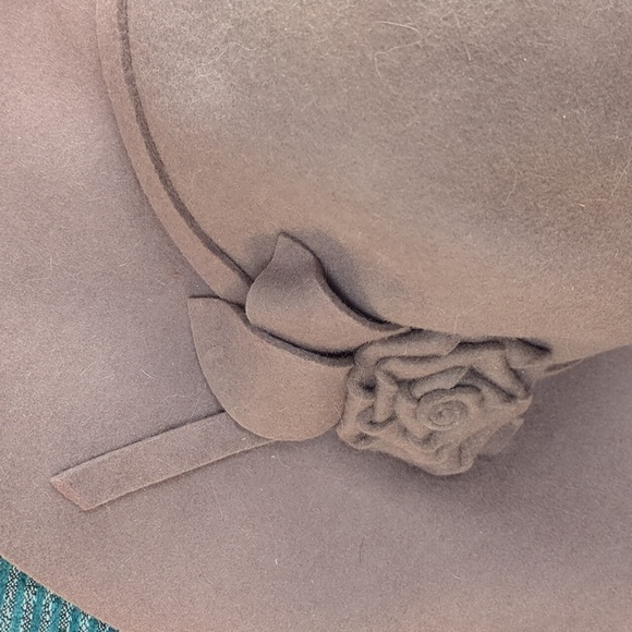 Cost Plus World Market Wool Felt Floppy Hat With Flower On Hatband - Picture 11 of 16